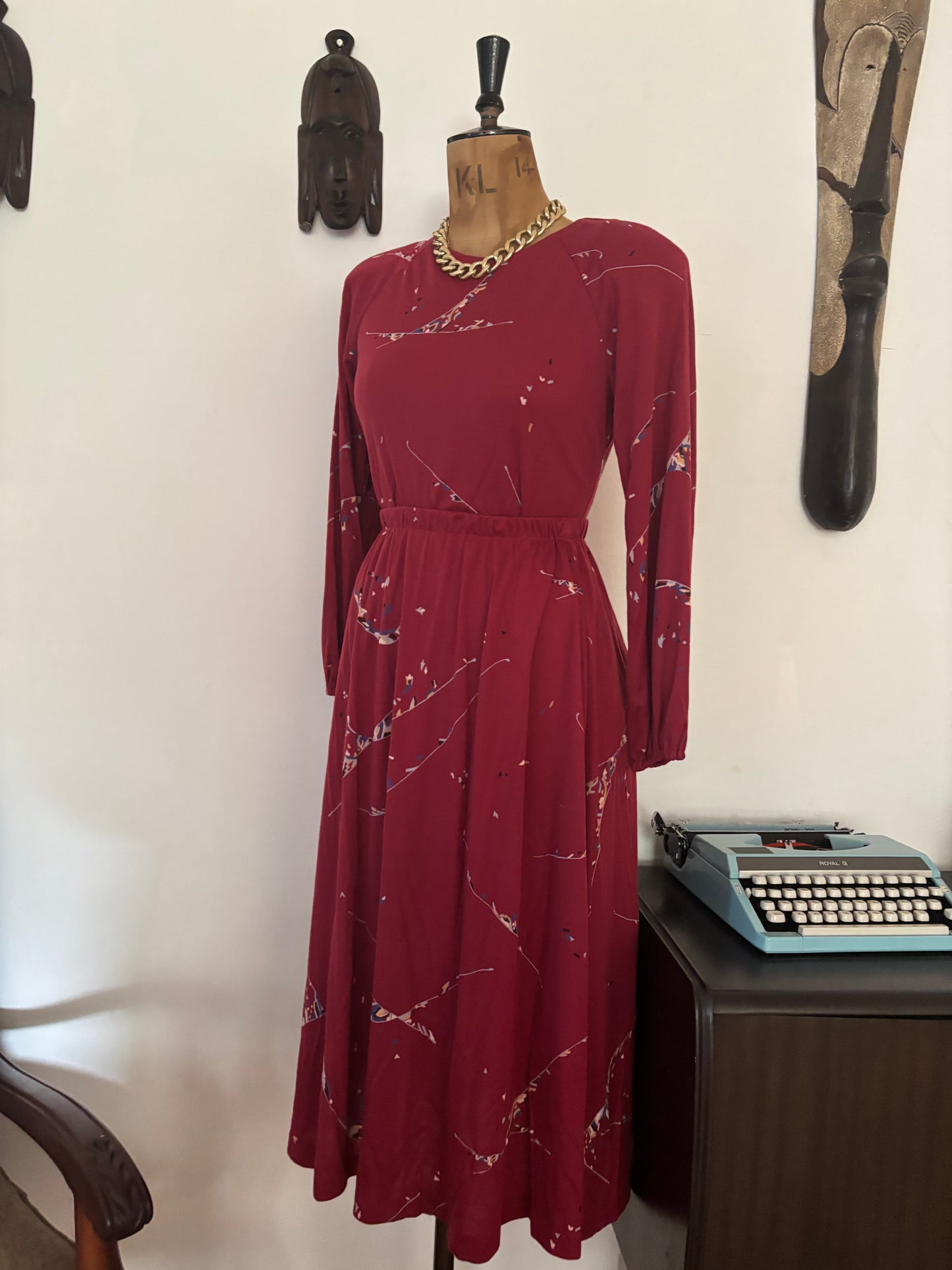 Maroon vintage set
