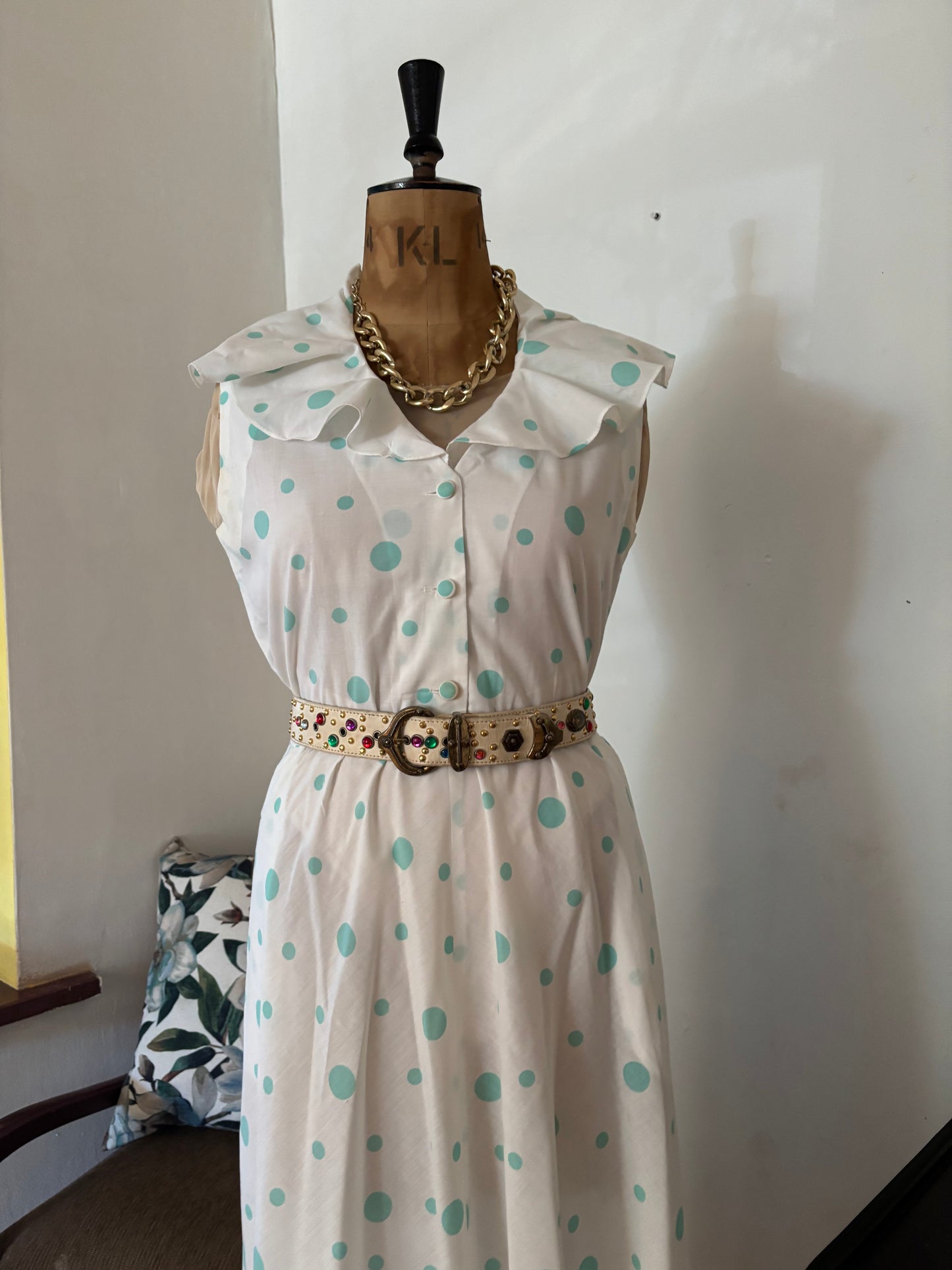 White Polkafot vintage dress