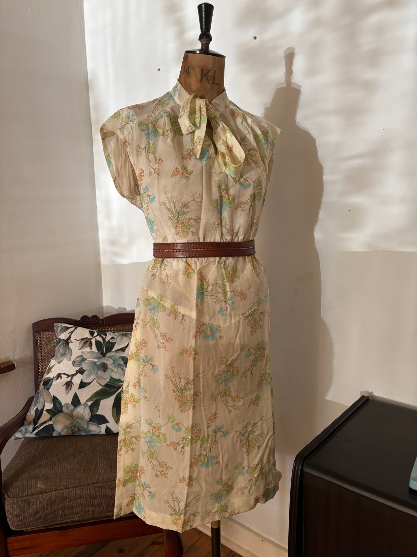Beige Sleeveless Vintage Dress