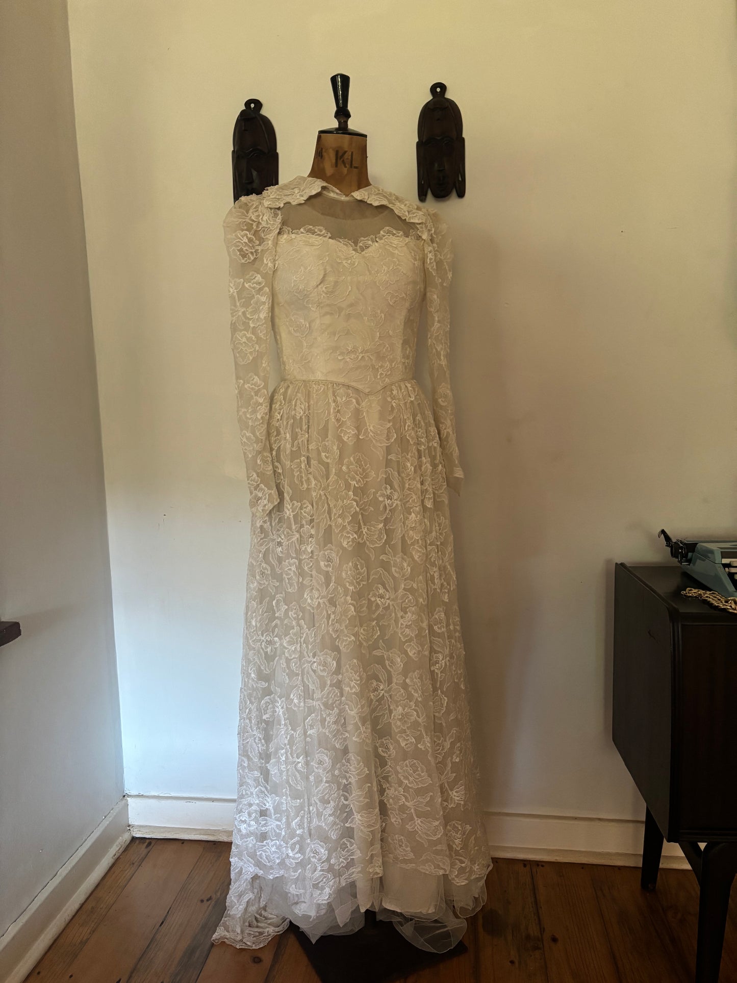 Vintage Lace Wedding Dress