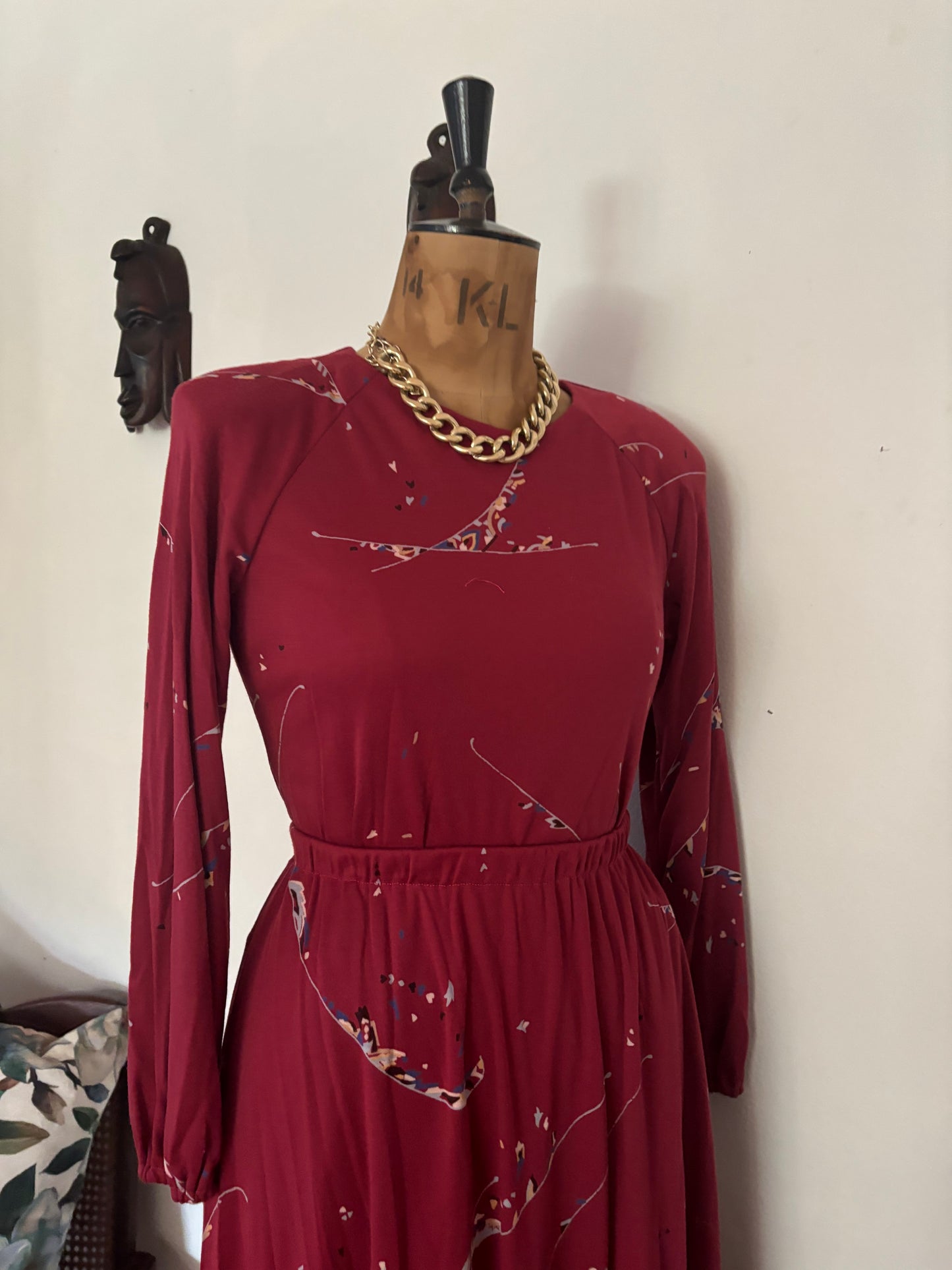 Maroon vintage set