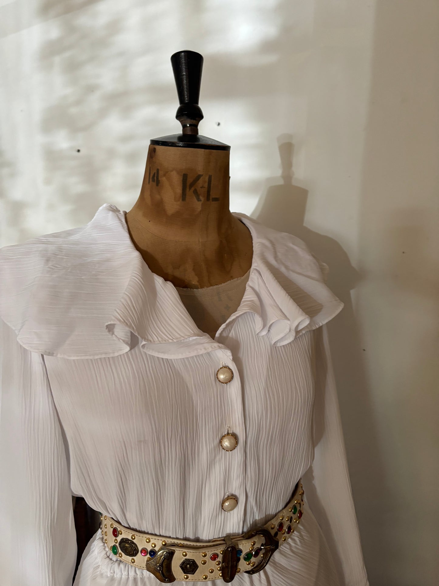 White vintage collar dress