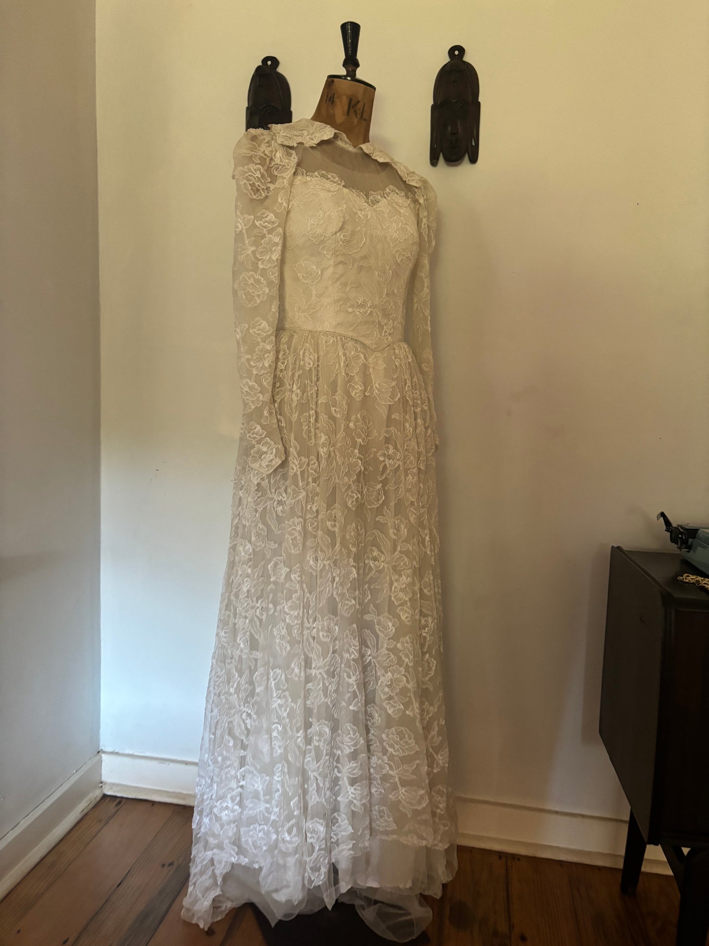 Vintage Lace Wedding Dress