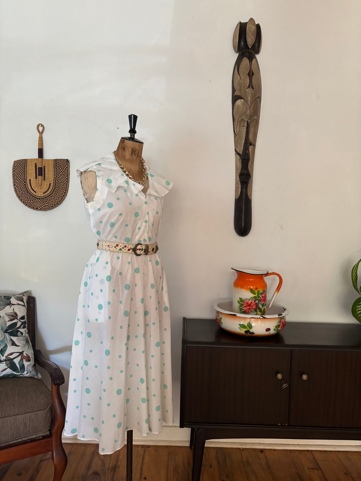 White Polkafot vintage dress