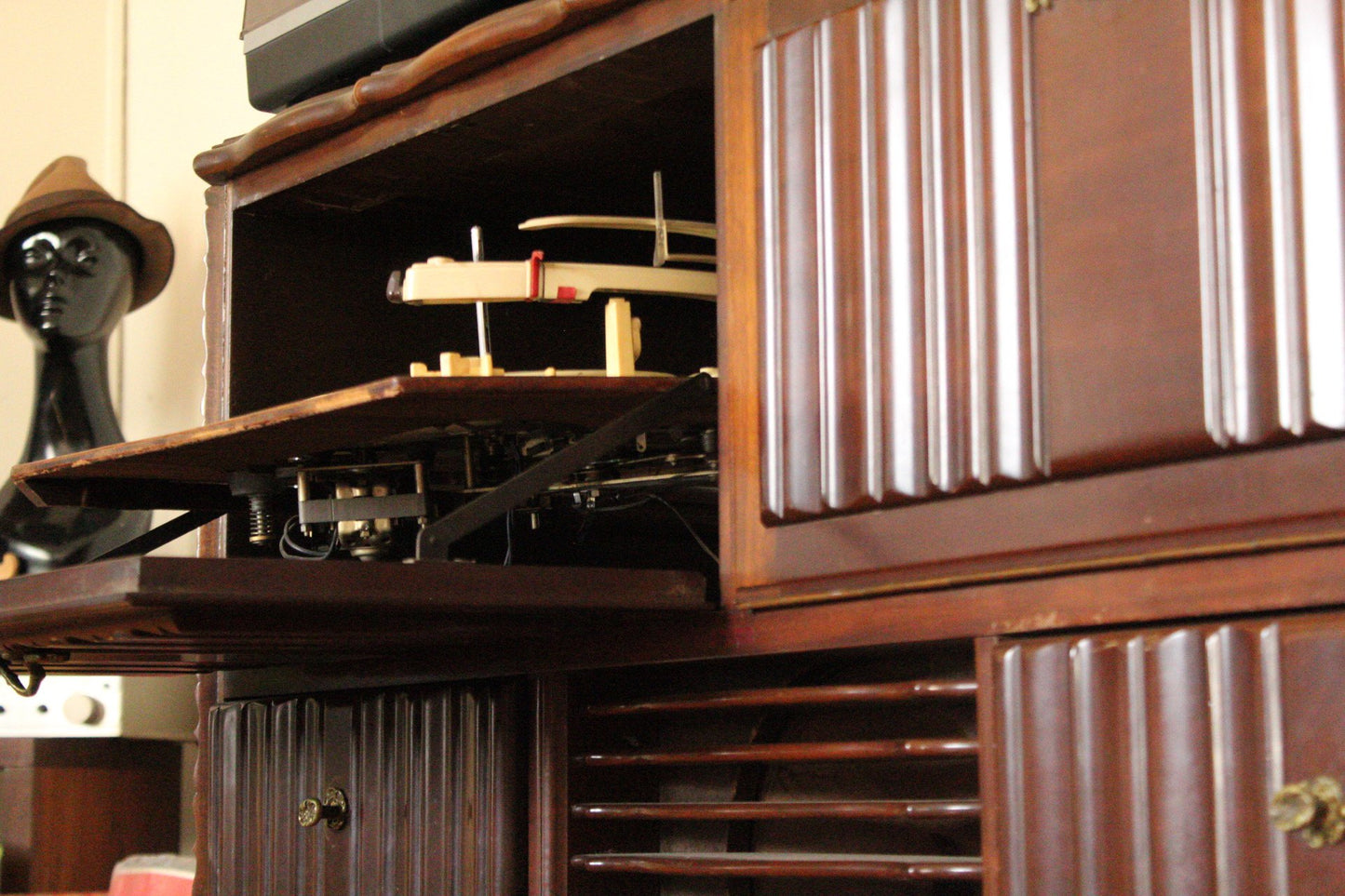 Vintage Murphy Radiogram