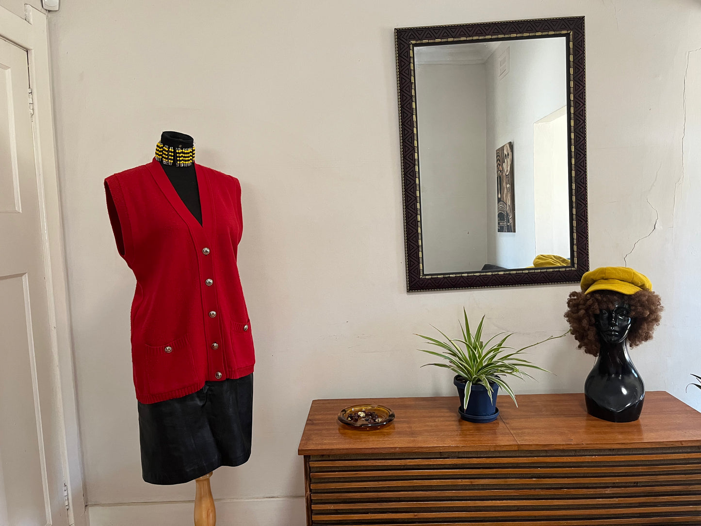 Red Pullover