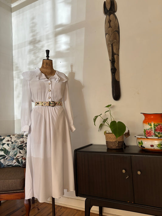 White vintage collar dress