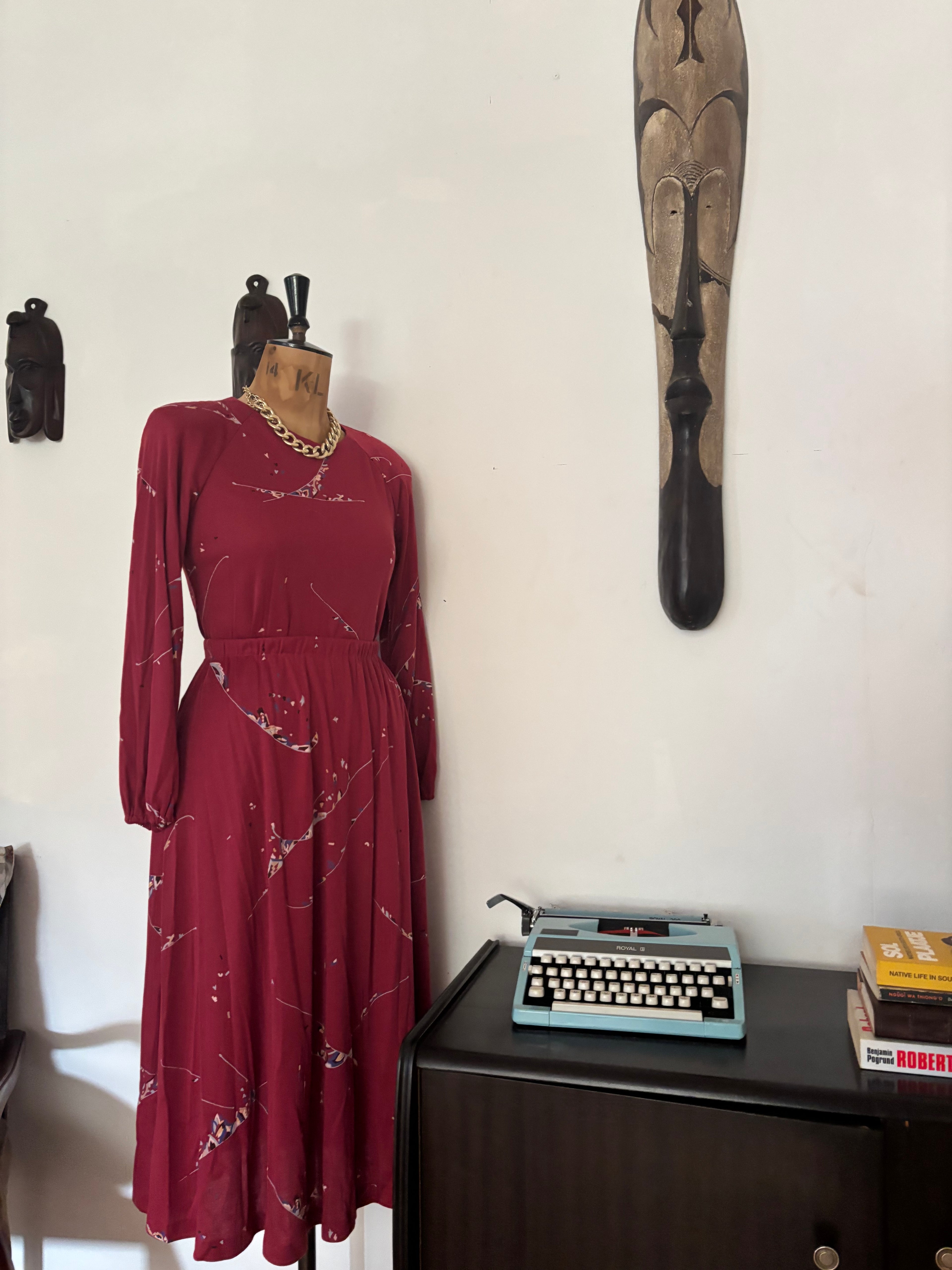 Maroon vintage set