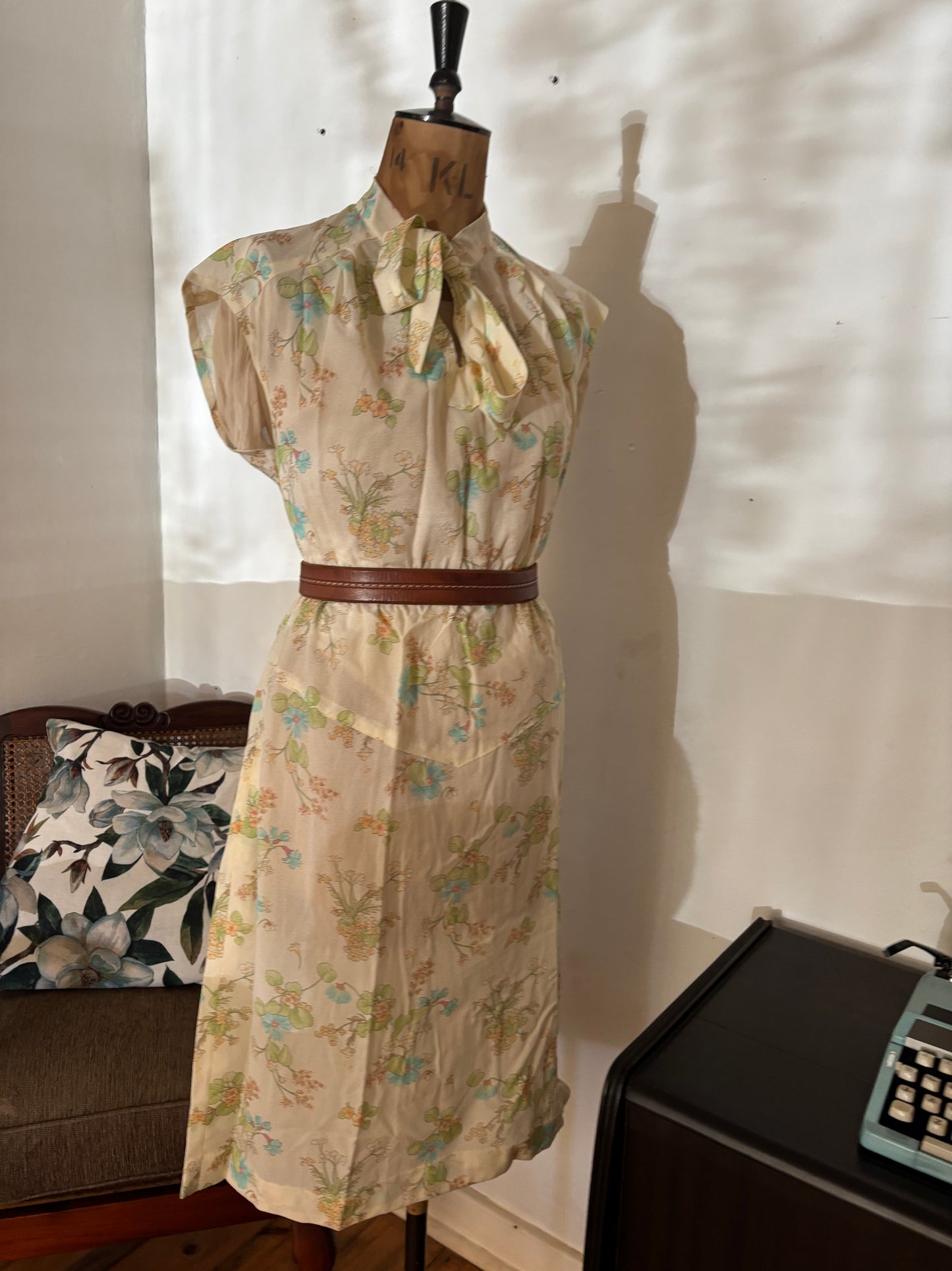 Beige Sleeveless Vintage Dress
