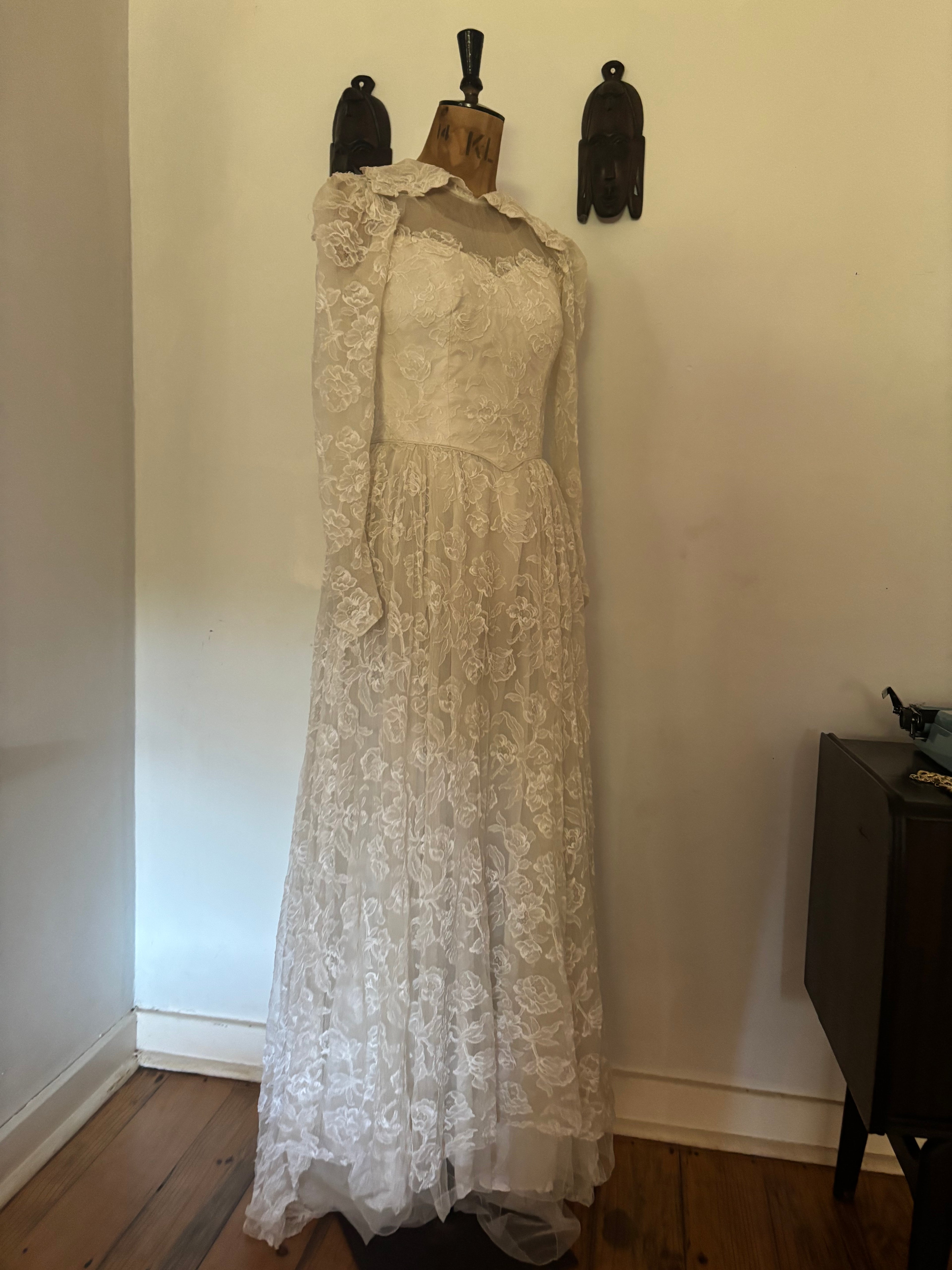 Vintage Lace Wedding Dress