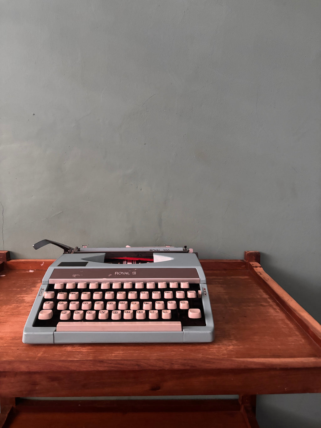 Royal 200 Vintage Typewriter
