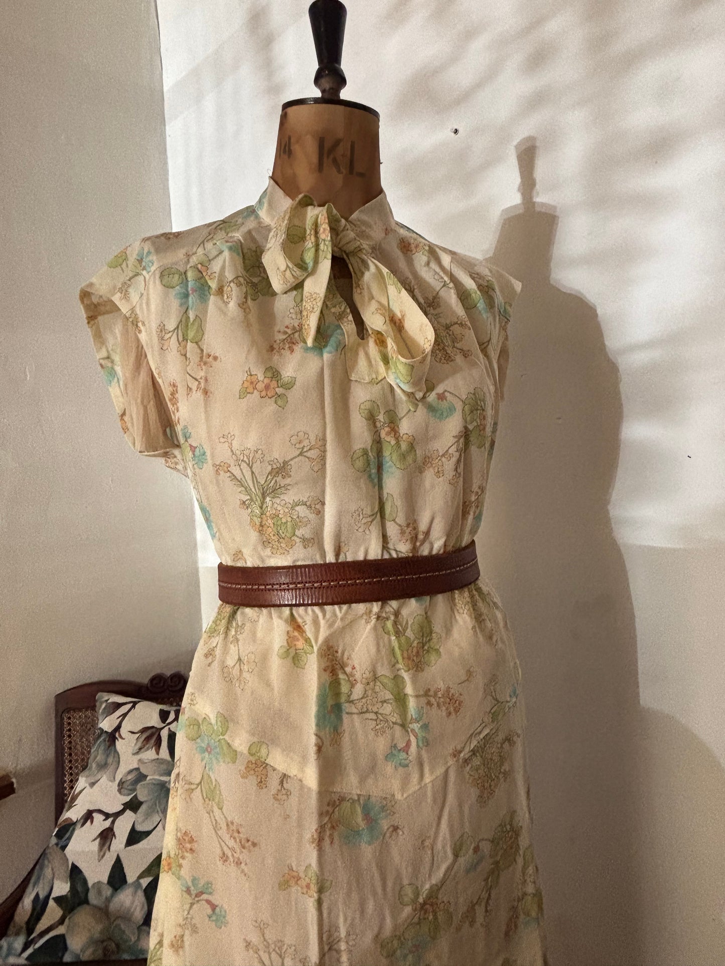 Beige Sleeveless Vintage Dress