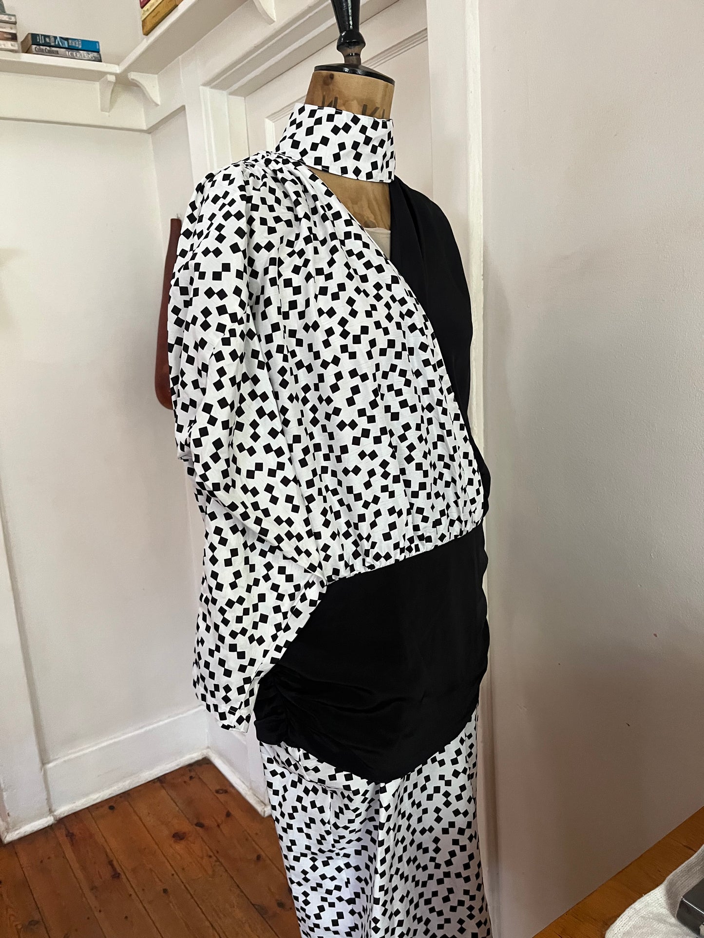 90s Monochrome Drop-waist Vintage Dress