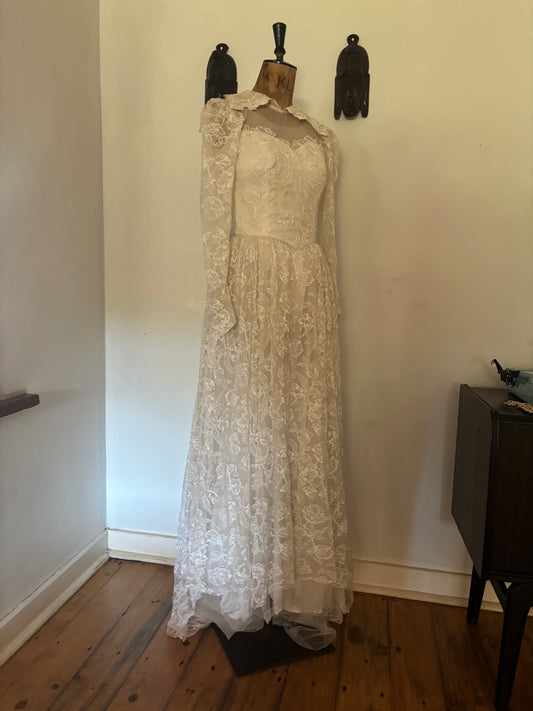 Vintage Lace Wedding Dress