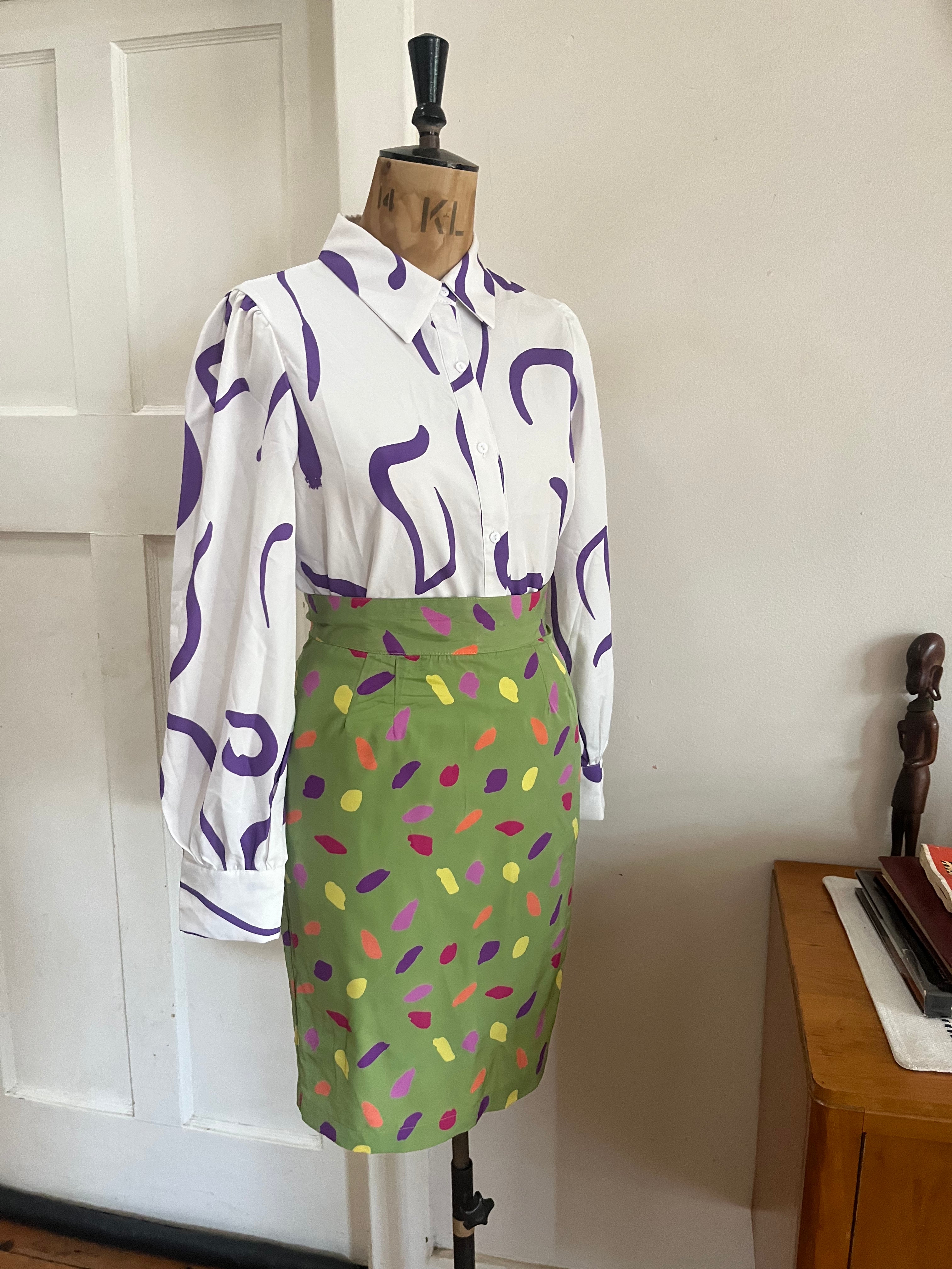 Green 90s Highwaist print skirt