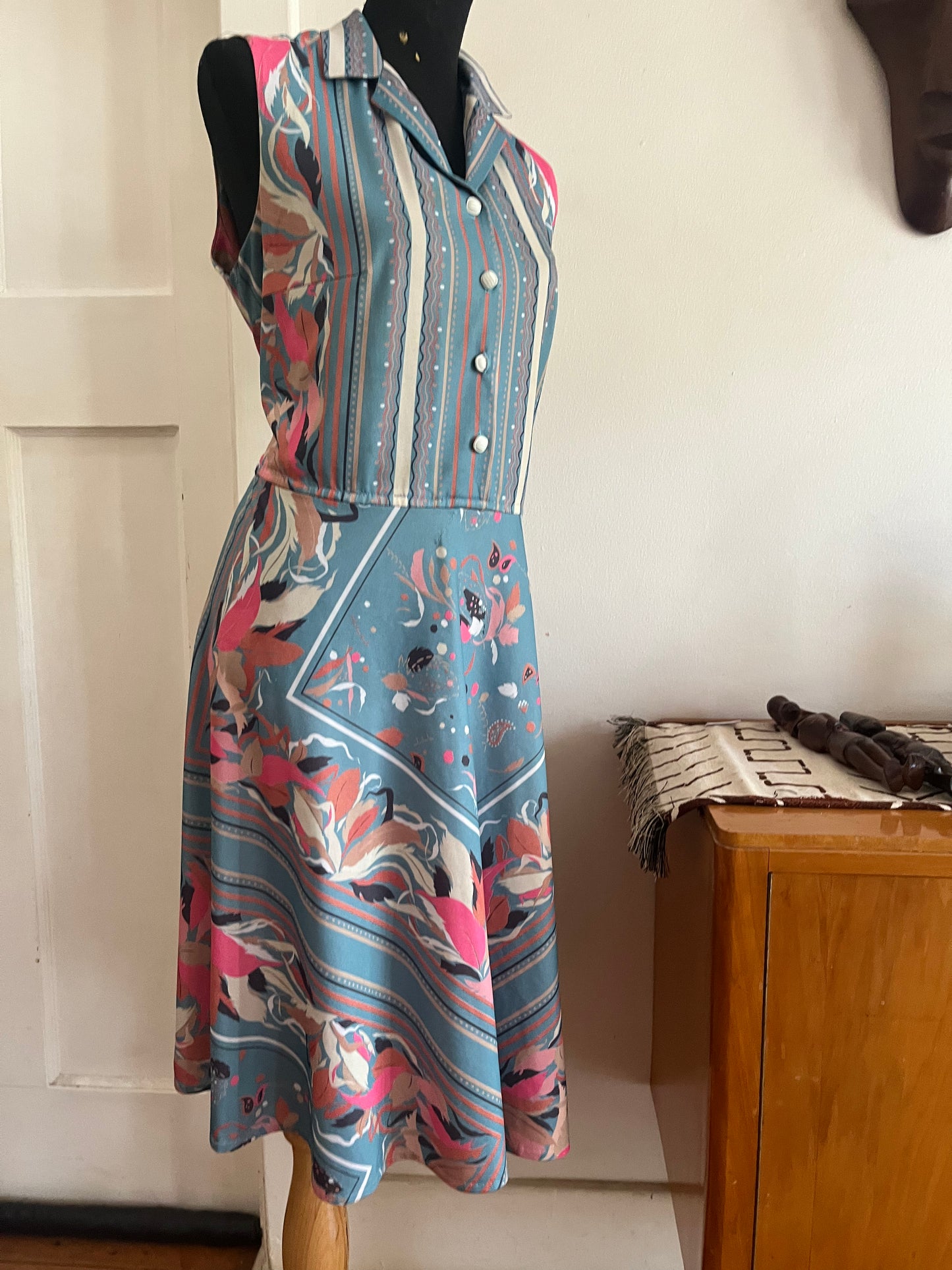 Sleeveless Vintage Print Dress