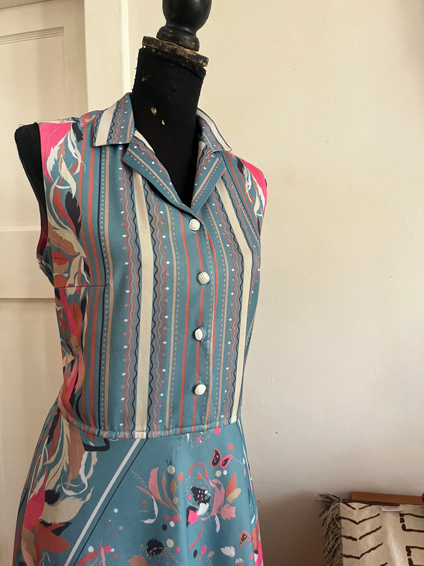 Sleeveless Vintage Print Dress