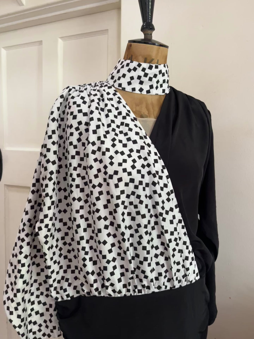 90s Monochrome Drop-waist Vintage Dress
