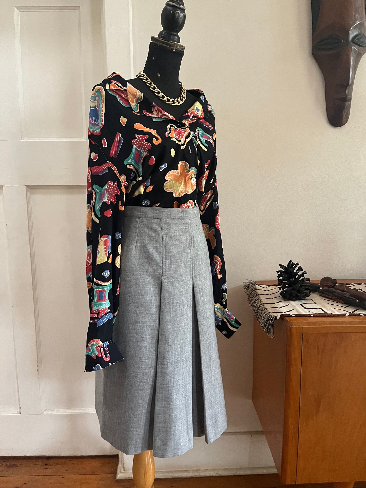 Grey pleated skirt