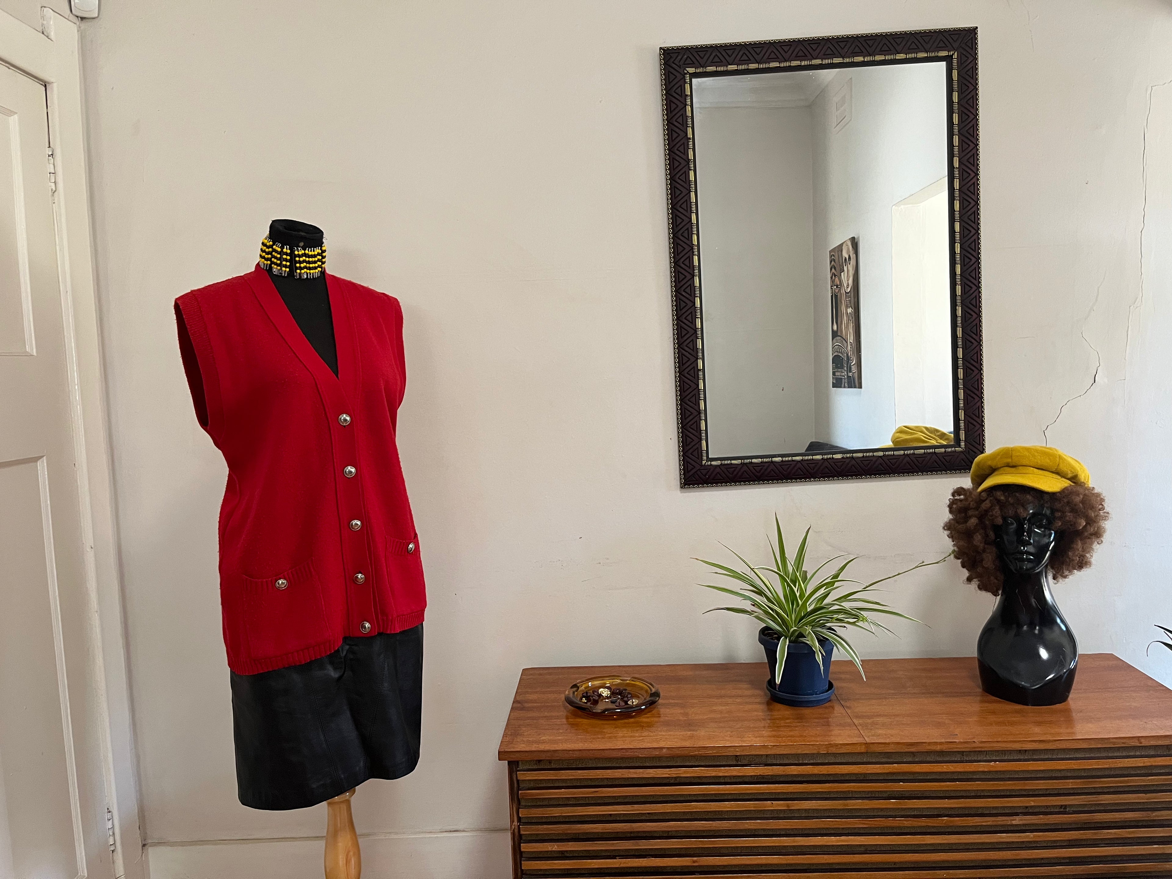 Red Pullover